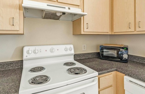 Southbelt/Ellington Apartment | Landing at Settlers Ranch - 1 Bedroom in South .