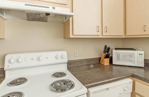 Southbelt/Ellington Apartment | Landing at Settlers Ranch - 1 Bedroom in South .