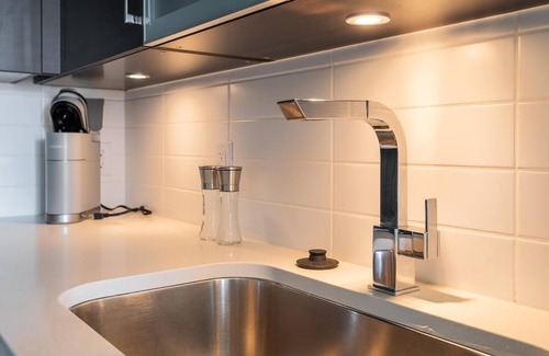 Pentagon City Apartment | Landing at The Acadia at Metropolitan Park - 1 Bedroom in Pentagon City