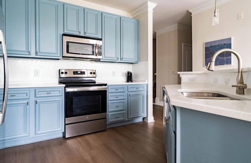 Cary Apartment | Landing at The Arboretum - 2 Bedrooms in The Ar.