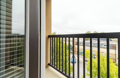 Cary Apartment | Landing at The Arboretum - 2 Bedrooms in The Ar.