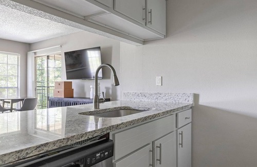 Royal Ridge Apartment | Landing at The Lynx - 1 Bedroom in El Dorado/.