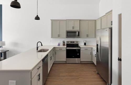 Athens Apartment | Landing | Beautiful 2BD, Clubhouse, Gym