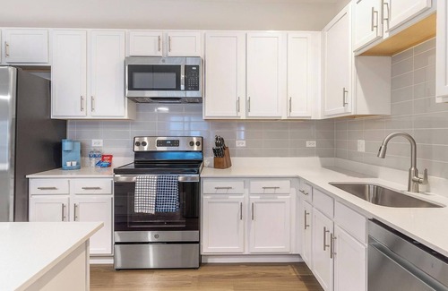 Willow Springs Apartment | Landing | Beautiful 2BD, Pool, Clubhouse