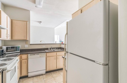 Southbelt/Ellington Apartment | Landing | Chic 2BD, Gym, Clubhouse