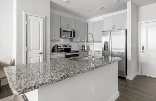 Spring Branch East Apartment | Landing | Modern 1BD, Gym, Pool