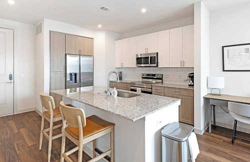 Fate Apartment | Landing | Modern 1BD, Gym, Clubhouse