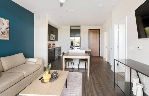 Wetmore Apartment | Landing | Modern 1BD, Clubhouse, Gym