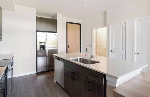 Wetmore Apartment | Landing | Modern 1BD, Clubhouse, Gym