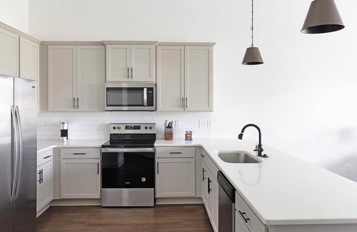 Athens Apartment | Landing | Modern 2BD, Gym, Clubhouse