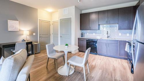 Highlands Ranch Apartment | Landing Modern Apartment with Amazing Amenities (ID7516X47)