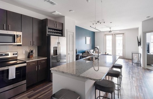 Wetmore Apartment | Landing | Spectacular 1BD, Courtyard, Game Room