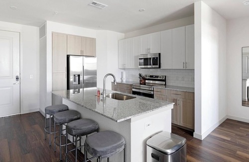 Fate Apartment | Landing | Stunning 2BD, Gym, Clubhouse
