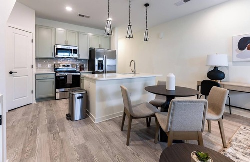 Wilmington Apartment | Landing | Stunning 3BD, Yoga Studio, Gym