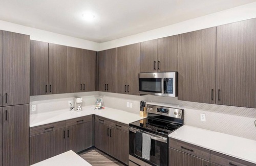 Wetmore Apartment | Landing | Stylish 2BD, Gym, Clubhouse