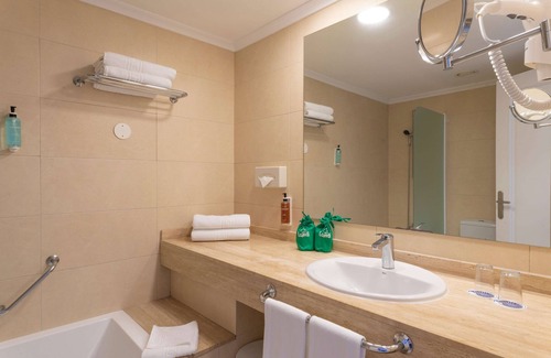 Puerto de Santiago Resort | Landmar Costa los Gigantes Family Resort