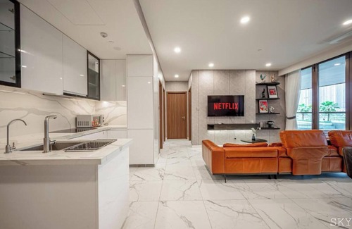 Hang Xanh Hotel | Landmark 81 Luxury Apartment