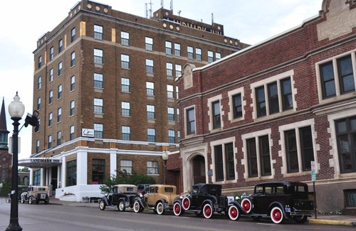 Marquette Hotel | Landmark Inn
