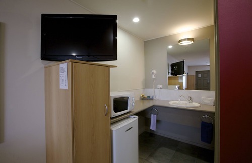New Plymouth Hotel | Landmark Manor Motel