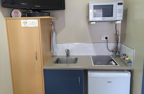 New Plymouth Hotel | Landmark Manor Motel