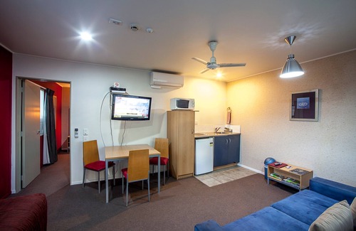 New Plymouth Hotel | Landmark Manor Motel