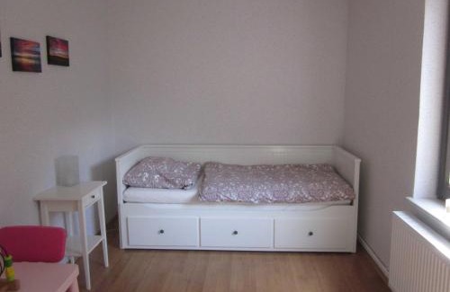 Grosssolt Apartment | Landoase - große Ferienwohnung mit toller Ausstattung, überdachter Terrasse und Garten