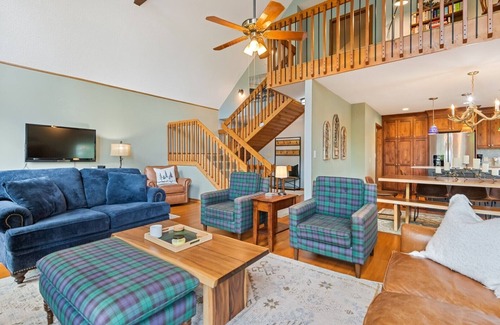 Waynesville Cabin | Lanfyne Ayr/Views/Gameroom