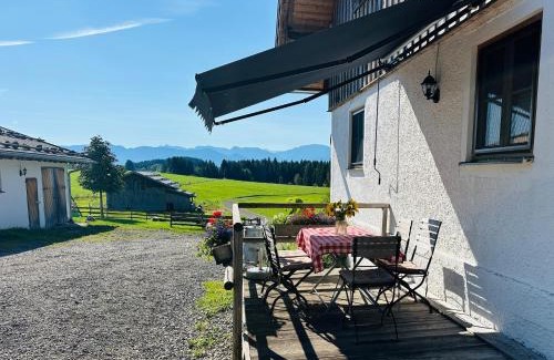 Bernbeuren Apartment | Langegger Alm - Almhütte