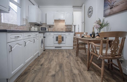 Mumbles Apartment | Langland Road - 1 Bedroom Apartment - Mumbles