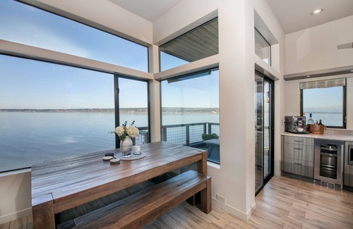 Langley Apartment | Langley Waterfront Condo by AvantStay | A+ Views
