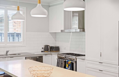 Bendigo House | Langston Abode Perfect for Family CBD