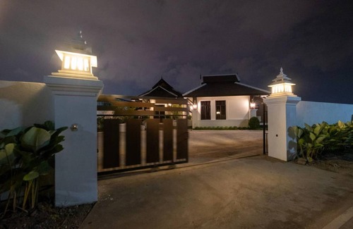 Mae Hia Villa | Lanna Kamin Pool Villa Airport