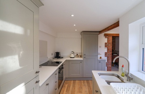 Colyton Cottage | LANTERN COTTAGE, family friendly, with open fire in Colyton
