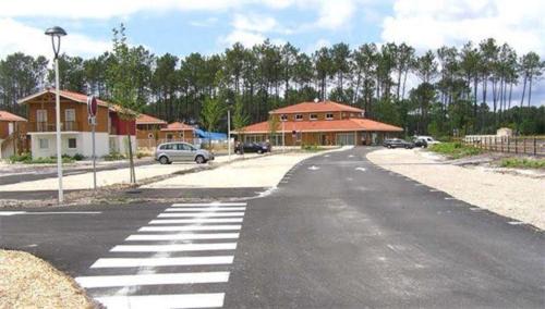 Parentis-en-Born Resort | Laouchet Le Hameau des Grands Lacs
