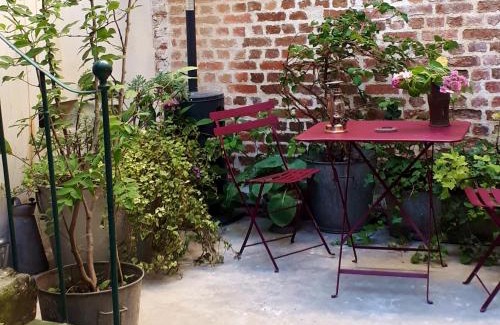 Charonne Apartment | lapetitemaisondeparis