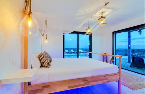 Tavira Villa | Lara's Villa Dream vacation in luxury villa with sea view, surrounded by nature