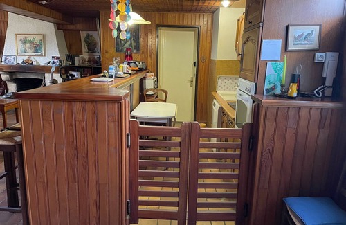 Puyricard Apartment | Large 100 m2 ground floor apartment with private pool and garden