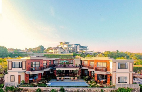 Pecatu Villa | LARGE 15BR Ocean View Villa, Uluwatu! 10Min Drive To Famous Uluwatu Temple!