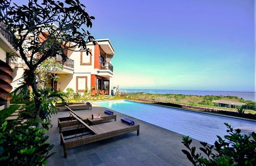 Pecatu Villa | LARGE 15BR Ocean View Villa, Uluwatu! 10Min Drive To Famous Uluwatu Temple!