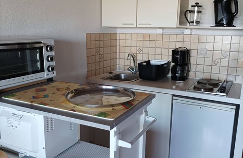 Morbihan Apartment | Large 2-bedroom apartment with sea and pool views. Beach 40 meters away.