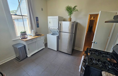 Seventh Ward Condo | Large 2 BR shotgun style home less than a mile from the French Quarter.