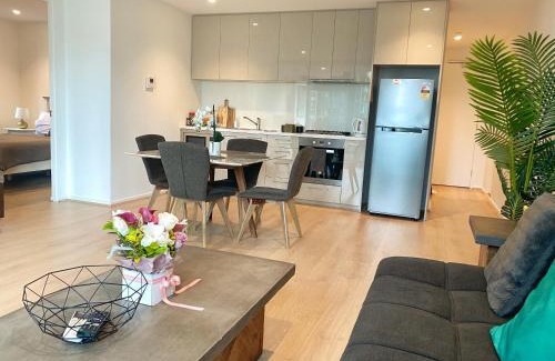 Melbourne Central Business District Apartment | Large 2B2B Near Southern Cross FreeParking GYM POOL