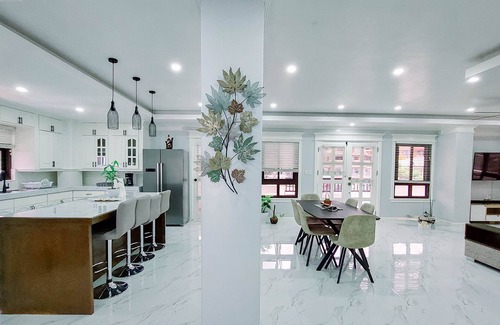 Baguio Apartment | Large 3 bed & 3 bath Penthouse Suite w/an amazing view!