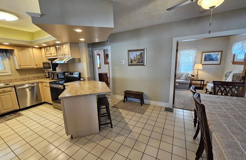 Kettering House | Large 3 Bedroom, 2 Bath Home, Premium Kitchen, Large Family & Living Rooms