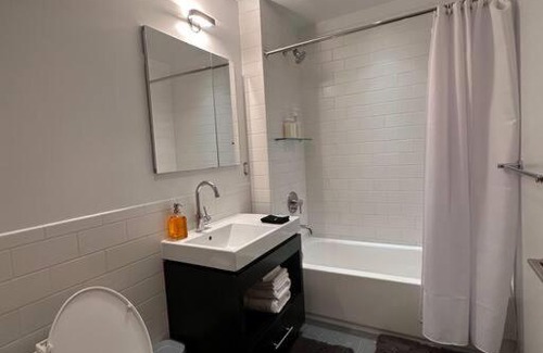 Union Square Apartment | Large 3 Bedroom in Flatiron NYC