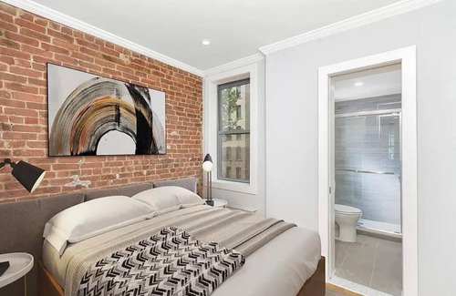 Union Square Apartment | Large 3 Bedroom in Flatiron NYC
