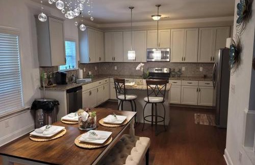 Olivia House | Large 3 Level Family Home