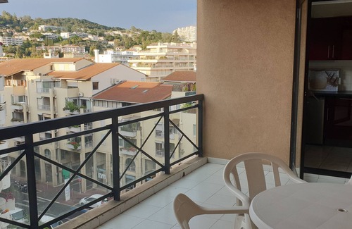 Cannes La Bocca Apartment | LARGE 4/5 PERS APARTMENT NEAR THE SEA