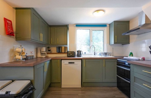Great Billing House | Large 5-Bed Bungalow - Sleeps 10 - Free Parking