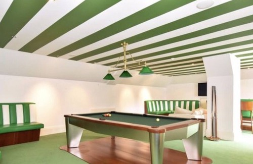 Clarinbridge Other | Large 5-bed Home with Tennis Court & Bar